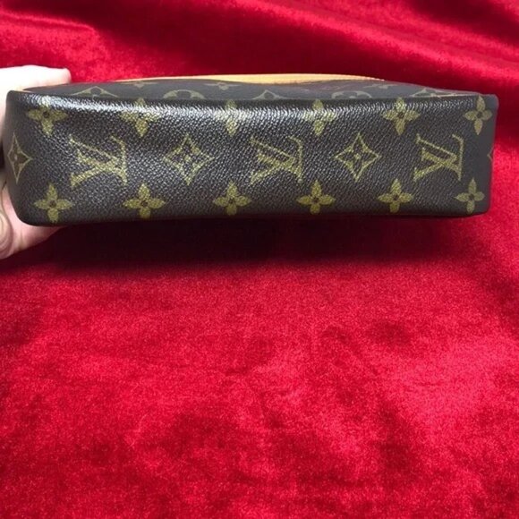 Authentic Louis Vuitton Clutch Compiegne 23 - Picture 5 of 13